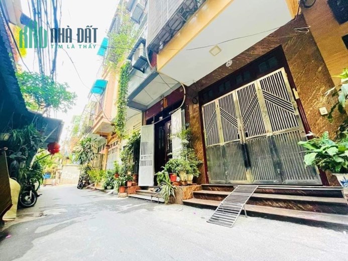💥Đống Đa, ô tô ngủ nhà, nhà ĐẸP, 5 tầng phân lô, gần hồ, 6.16 tỷ💥