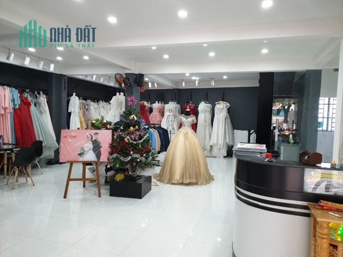Bán nhà mặt tiền ngay trung tâm TP. Gần biển, 1 lầu 1 trệt, 171m2, full thổ cư, đường 21 tháng 8,