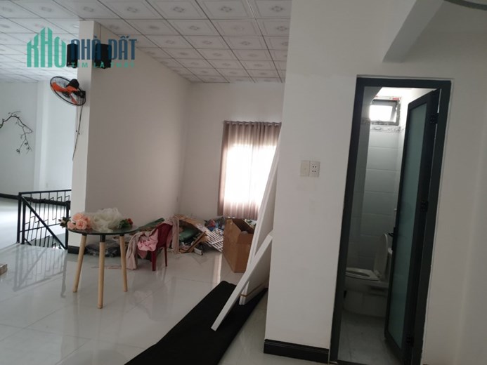 Bán nhà mặt tiền ngay trung tâm TP. Gần biển, 1 lầu 1 trệt, 171m2, full thổ cư, đường 21 tháng 8,