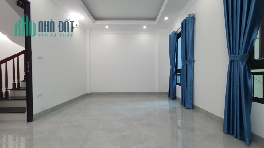 Bán nhà Lĩnh Nam, Hoàng Mai, ô tô tải cách nhà 10m, nhà 6 tầng mới tinh 42 m2, 4 tỷ 980