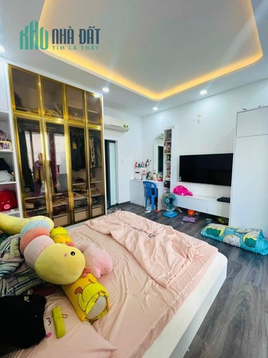 BÁN !!! NHÀ MẶT NGÕ TẠI XUÂN LA 2 tầng 60m2 11 TỶ