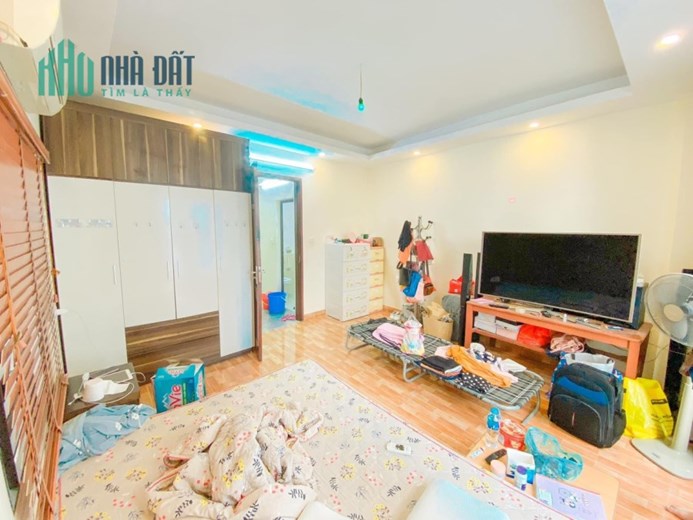 Bán nhà hố Lê Trọng Tấn 45 mét 5 tầng ở luôn 3,8ty