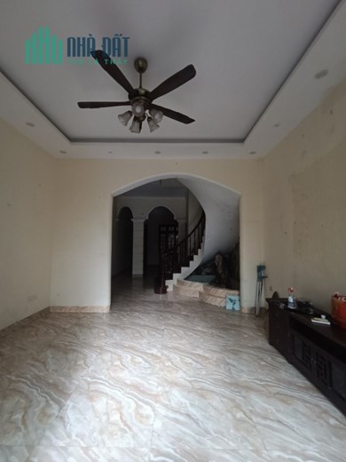 BÁN NHÀ GẦN PHỐ NGÕ THÔNG OTO ĐỖ CỬA GIÁ ĐẦU TƯ