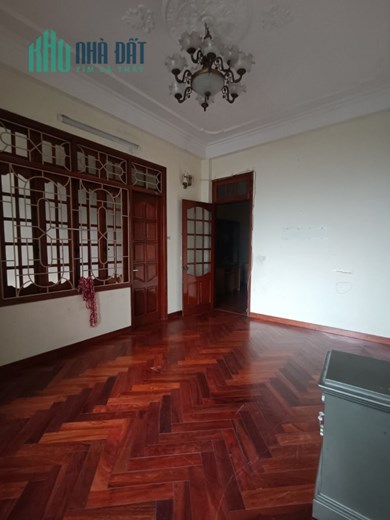 BÁN NHÀ GẦN PHỐ NGÕ THÔNG OTO ĐỖ CỬA GIÁ ĐẦU TƯ