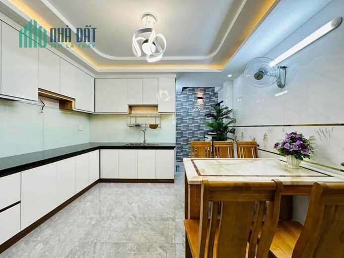 Siêu Phẩm nhà có thang máy Đường Đỗ Thúc Tịnh, Gò Vấp 72m2 4 tầng  6 phòng ngủ