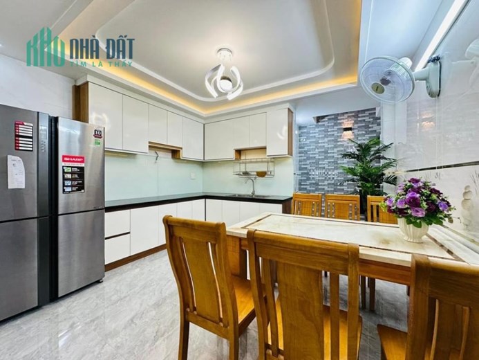 Siêu Phẩm nhà có thang máy Đường Đỗ Thúc Tịnh, Gò Vấp 72m2 4 tầng  6 phòng ngủ