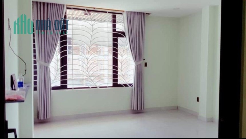 Cần bán nhà mới 4 tầng kiệt ô tô Nguyễn Du, ngay trung tâm thành phố- Có chỗ đỗ ô tô quanh nhà