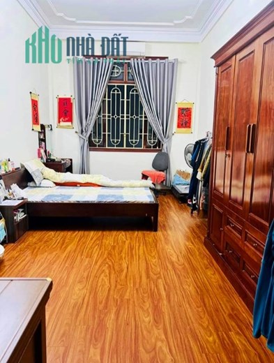 RẺ BẤT NGỜ nhà Dịch Vọng Cầu Giấy 40m, 3 ngủ giá 3.3m, về ở luôn 0867470990