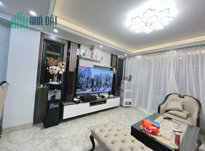 P/Lô Hoàng Cầu,Đống Đa.Vỉa hè,Oto tránh,KD,Thang máy,70m2 x MT5m,17 tỷ