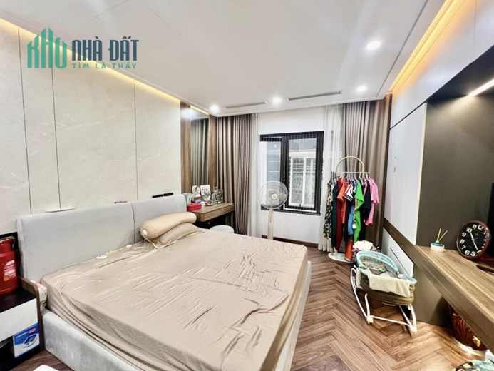 Bán nhà cạnh đại học Ngân Hàng, 25m mặt phố, nhà mới, 46m, 5PN, 5.35 tỷ