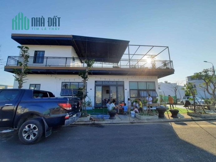 Cho thuê nhà Nguyên Căn - NAM HOÀ XUÂN - Lô Góc 2 Mặt Tiền rộng , Có Sẵn Quán Cà phê