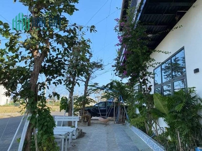 Cho thuê nhà Nguyên Căn - NAM HOÀ XUÂN - Lô Góc 2 Mặt Tiền rộng , Có Sẵn Quán Cà phê