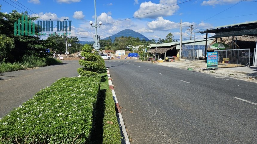 CHÍNH CHỦ CẦN TIỀN  BÁN NHANH NHÀ MẶT TIỀN ĐẸP TẠI TÂY NINH