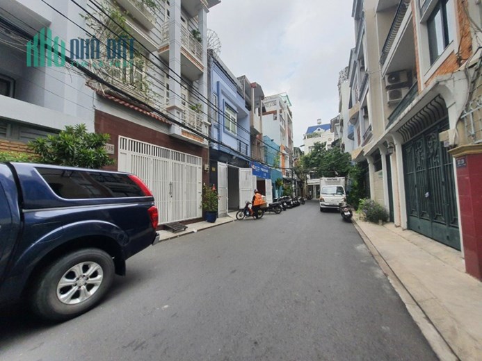 Bán Nhà Hẻm THÔNG Xe Hơi  đường Thành Thái,Q.10,DT:4,5mx13m,KC:2 tầng Giá:11,8 tỷ.