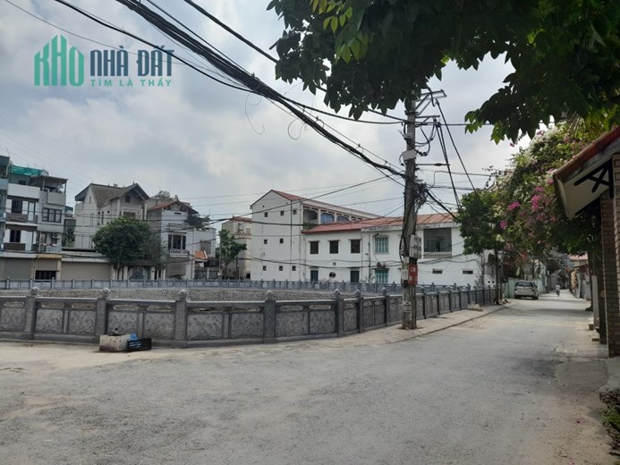 Nhỉnh 2 tỷ(bao phí), C4 36,2m2, mặt 4m, 1 nhà ra ô tô tránh,Thuỵ Phương-Đông Ngạc.
