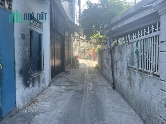 CẦN BÁN NHANH NHÀ HẺM LẠC LONG QUÂN , PHƯỚC TÂN ,NHA TRANG GIÁ 1 tỷ 50  TRIỆU