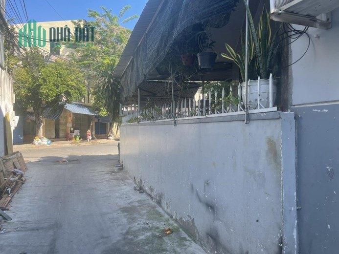 CẦN BÁN NHANH NHÀ HẺM LẠC LONG QUÂN , PHƯỚC TÂN ,NHA TRANG GIÁ 1 tỷ 50  TRIỆU