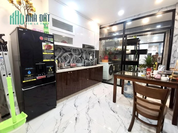 HXH ĐẬU CỬA NGAY LÊ VĂN KHƯƠNG QUẬN 12 - DTS.83M2, 2 TẦNG - NHÀ ĐẸP NỘI THẤT SANG XỊN - DỌN VÀO Ở