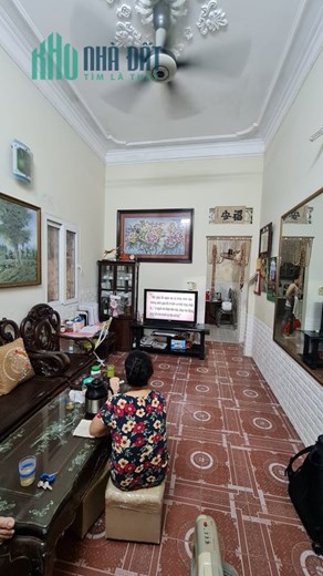 Bán nhà ngõ 150 Hoàng Văn Thái 44m x 3 tầng, mt: 3.3m, ô tô tránh, sổ đỏ nở hậu