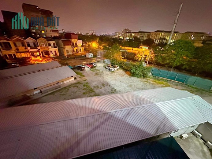 Nhà mặt Đường Trường Chinh 75m x 5 tầng, mt: 3.5m, giá hấp dẫn