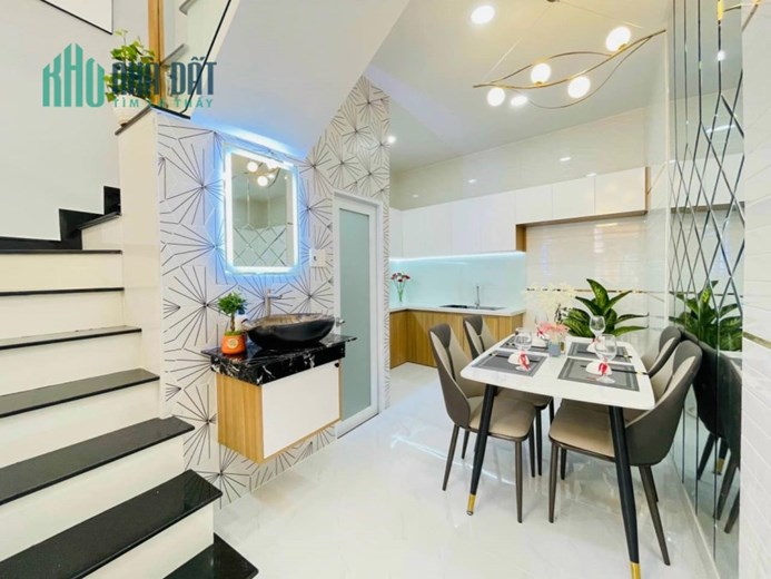 NHÀ MỚI THÍCH HỢP VỢ CHỒNG TRẺ 30m2 -HẺM Ô TÔ -TẶNG NỘI THẤT XỊN SÒ