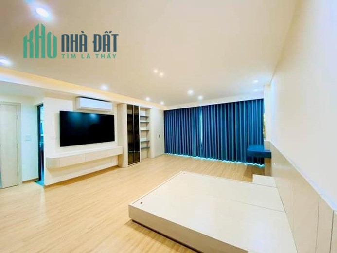 PHỐ CHÙA BỘC TÒA NHÀ VĂN PHÒNG 8 TẦNG DT:66M2 x 8 TẦNG x MT:7.3M CẦU THANG MÁY QUẬN ĐỐNG Đ