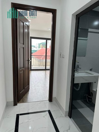 BÁN GẤP NHÀ LƯƠNG KHÁNH THIỆN. DT 50M 5T -N THÔNG - Ô TÔ đỗ cửa. CHỈ 5 TỶ 9