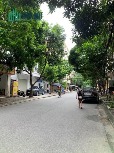 QUÁ GẤP RỒI, ĐẤT PHÂN LÔ CẦU AM, VỈA HÈ, NHỈNH 5 TỶ