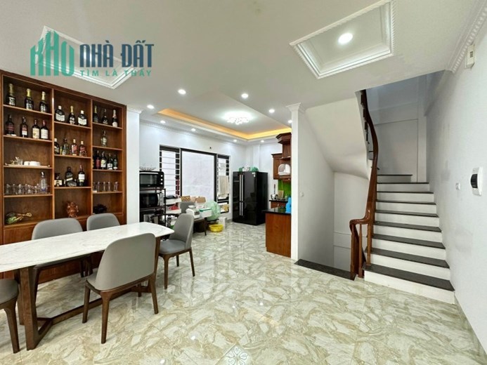 Bán nhà mặt ngõ thông Vương Thừa Vũ 52mx5T ô tô kinh doanh tấp nập nhỉnh 6 tỷ