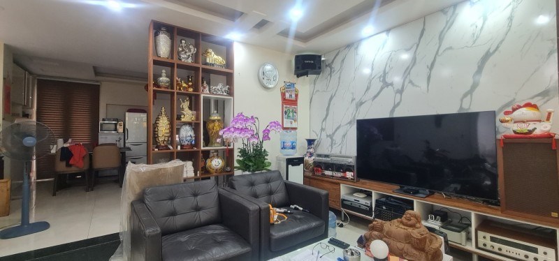 Bán nhà PHÂN LÔ Võ Văn Dũng Đống Đa 45m 4 tầng phân lô ô tô tránh ở ngay nhỉnh 8 tỷ lh 0817606560