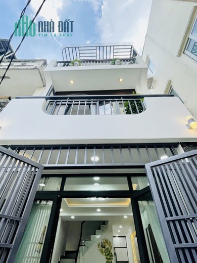 nhà mói xây cần tiền bán gấp - NƠ TRANG LONG - P7 - BÌNH THẠNH 

37m 3 tấm 3.6 x 10.5 Phường 7 Bình