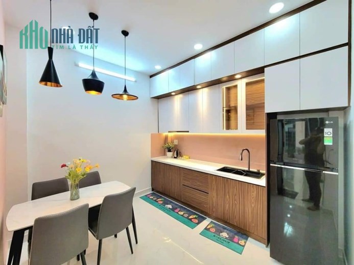 nhà mói xây cần tiền bán gấp - NƠ TRANG LONG - P7 - BÌNH THẠNH 

37m 3 tấm 3.6 x 10.5 Phường 7 Bình