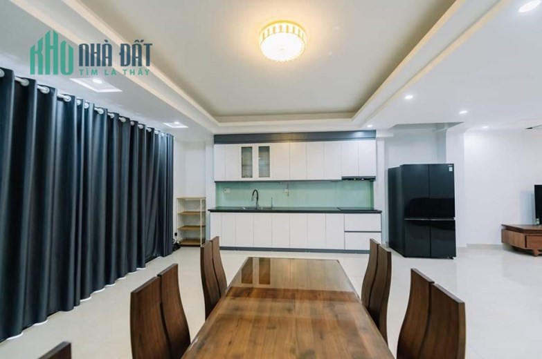 Bán nhà Phạm văn Đồng nhỉnh 9tỷ  45 m2 rất hiếm 7 tầng mặt ngõ ô tô kinh doanh