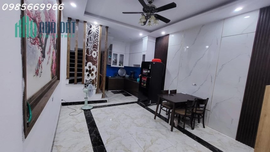 Giá đầu tư  , nhà Quan nhân , ô tô , nội thấy đẹp Mỹ mãn ,40 m  nhỉnh 5 tỷ