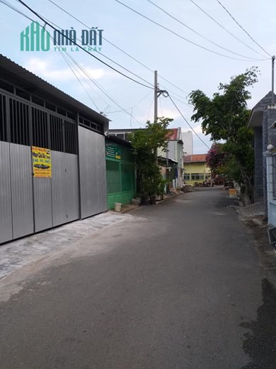 MẶT TIỀN ĐƯỜNG SỐ 5.
SỔ NỞ HẬU VUÔNG ĐẸP . 
NHÀ 3 TẦNG MỚI XÂY KIÊN CỐ.