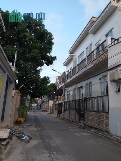 NHỈNH 4 TỶ. CÁCH MẶT TIỀN CHỈ 15M- NHÀ MỚI VÀO Ở NGAY- NGANG KHỦNG HƠN 11M- KHU DÂN CƯ HIỆN HỮU-