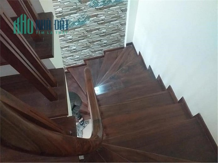 XUÂN THỦY: Bán nhà 32,8mx 5 tầng, Ở ngay, ngõ nông- Giá 3,25 tỷ