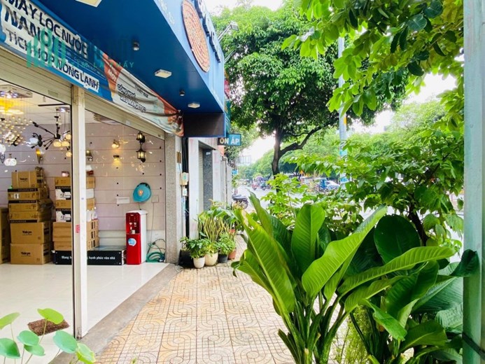 CHO THUÊ MẶT TIỀN ĐƯỜNG TÂN HƯƠNG, 5.3x24M, GIÁ 30 TRIỆU/THÁNG
