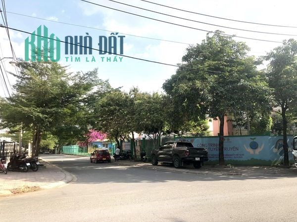 3 TẦNG XE HƠI ĐẬU TRONG NHÀ, 130M2 4 PN TẶNG HẾT NỘI THẤT XỊN GIÁ CỰC TỐT