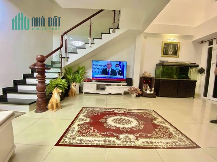 Cần tiền kinh doanh Tết bán nhà 46.8m2 đường Nguyễn Văn Quá, chỉ 2.850 tỷ.