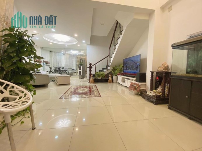 Cần tiền kinh doanh Tết bán nhà 46.8m2 đường Nguyễn Văn Quá, chỉ 2.850 tỷ.
