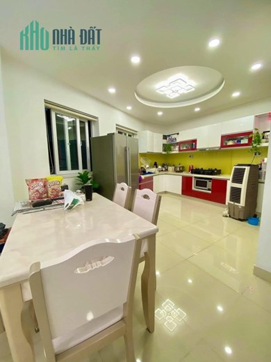 Cần tiền kinh doanh Tết bán nhà 46.8m2 đường Nguyễn Văn Quá, chỉ 2.850 tỷ.