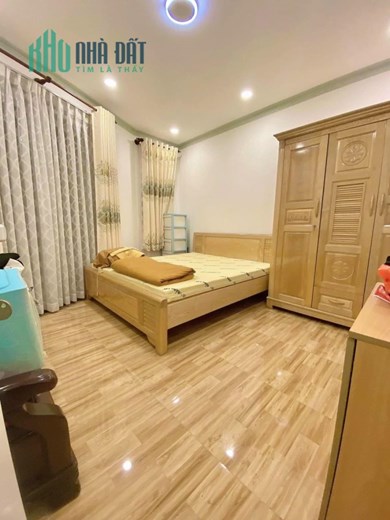 Cần tiền kinh doanh Tết bán nhà 46.8m2 đường Nguyễn Văn Quá, chỉ 2.850 tỷ.