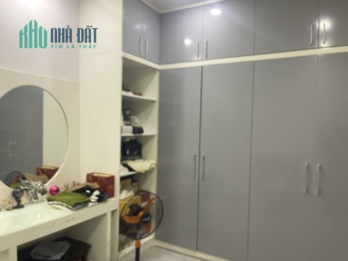 Quá ngon! Nhà HXH tránh nhau Nguyễn Hồng Đào, 4x18m, 5 lầu full nội thất, HĐT giá chỉ 10.5 tỷ TL