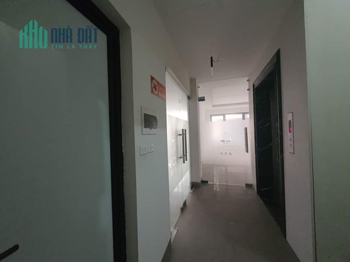 Bán nhà Lạc Long Quân 95m², 6 tầng, MT 9m, giá chào 36 tỷ Tây Hồ