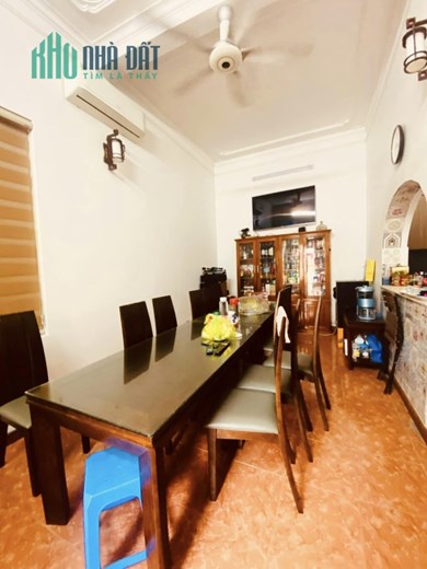 Bán nhà mặt phố Âu Cơ 120m², 3 tầng, MT 5.5m, chào giá 28.8 Tỷ Tây Hồ