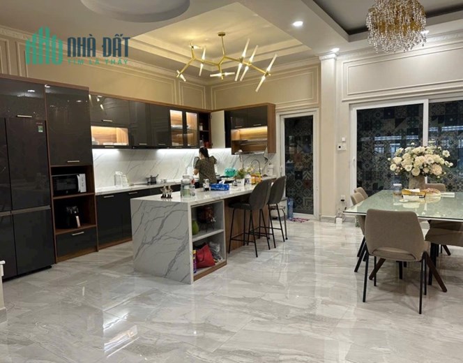 NHÀ SÁT CÔNG VIÊN, XE HƠI ĐỔ CỬA, 115M2, TÂN ĐỊNH QUẬN 1, GIÁ 29 TỶ