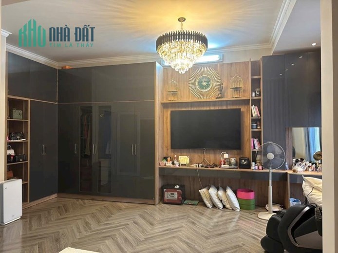 NHÀ SÁT CÔNG VIÊN, XE HƠI ĐỔ CỬA, 115M2, TÂN ĐỊNH QUẬN 1, GIÁ 29 TỶ
