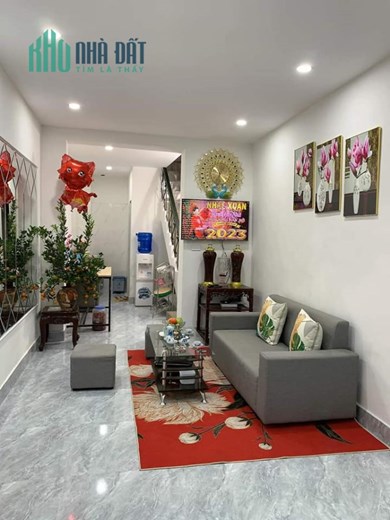 Bán nhà phố Trương Định, 30m x 5, chỉ bán cho chị em phụ nữ, 0945676597