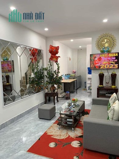 Bán nhà phố Trương Định, 30m x 5, chỉ bán cho chị em phụ nữ, 0945676597